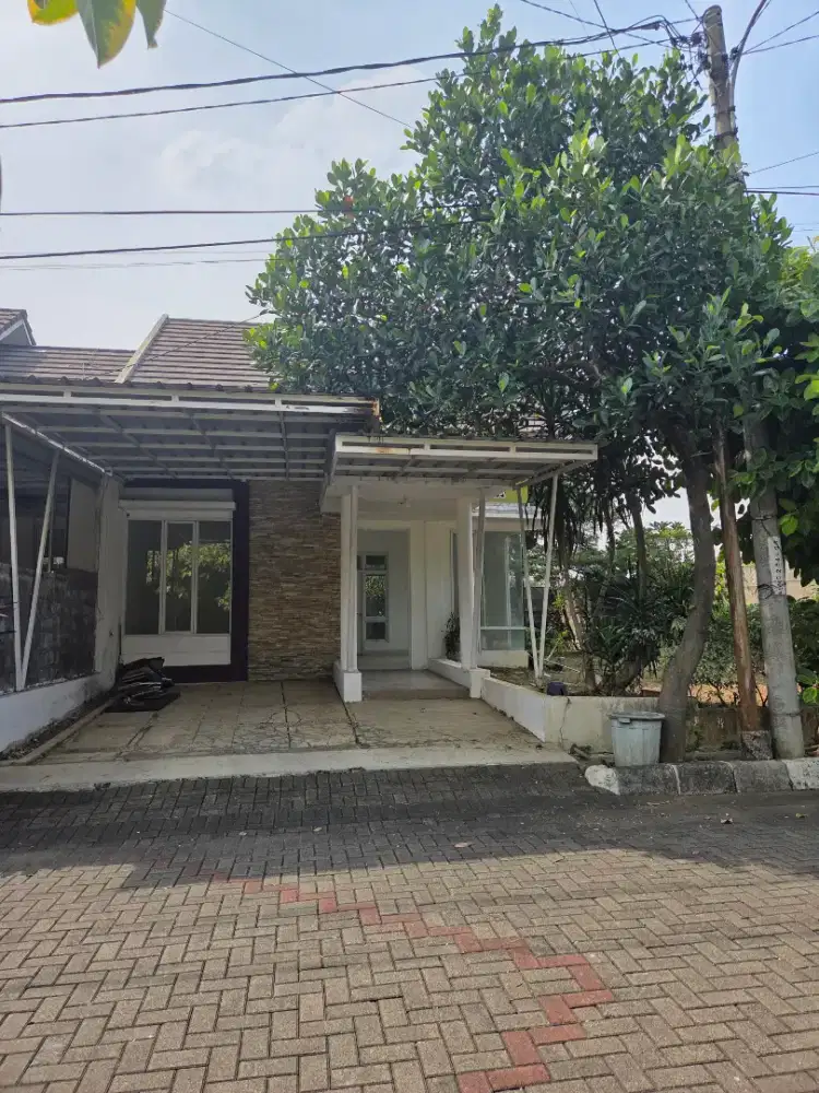 Dijual rmh 1lt Hoek luas 250m² akses toll dan statsiun 10 menit