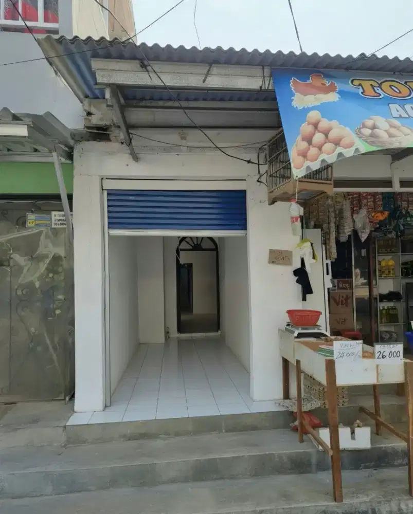 Dikontrakkan Tempat Usaha Pinggir Jalan - Cocok untuk Tinggal dan Toko