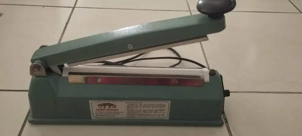 Mesin Pres Plastik / Plastic impulse Sealer Doobie Leopard SI 200