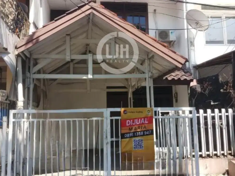 RUMAH SIAP HUNI DI JALAN PERMATA BIRU AREA KELAPA GADING