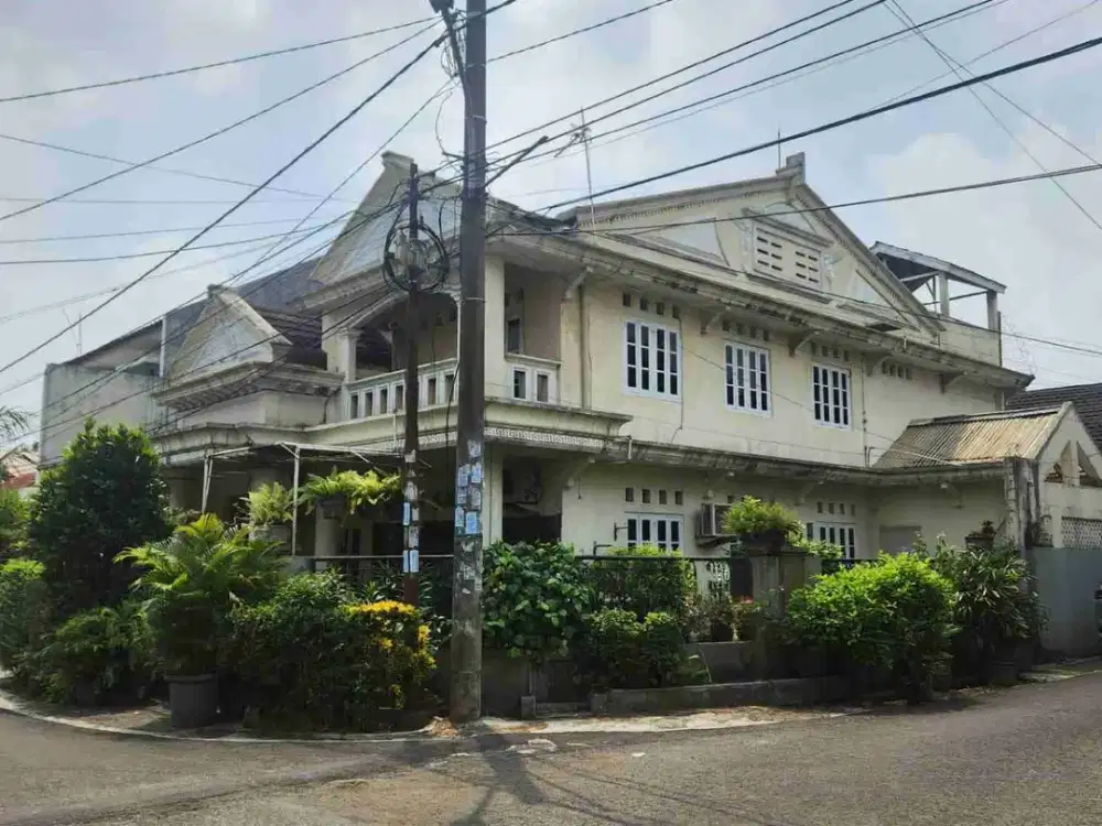 Rumah Huk 2 Lantai di Griya Loka BSD
