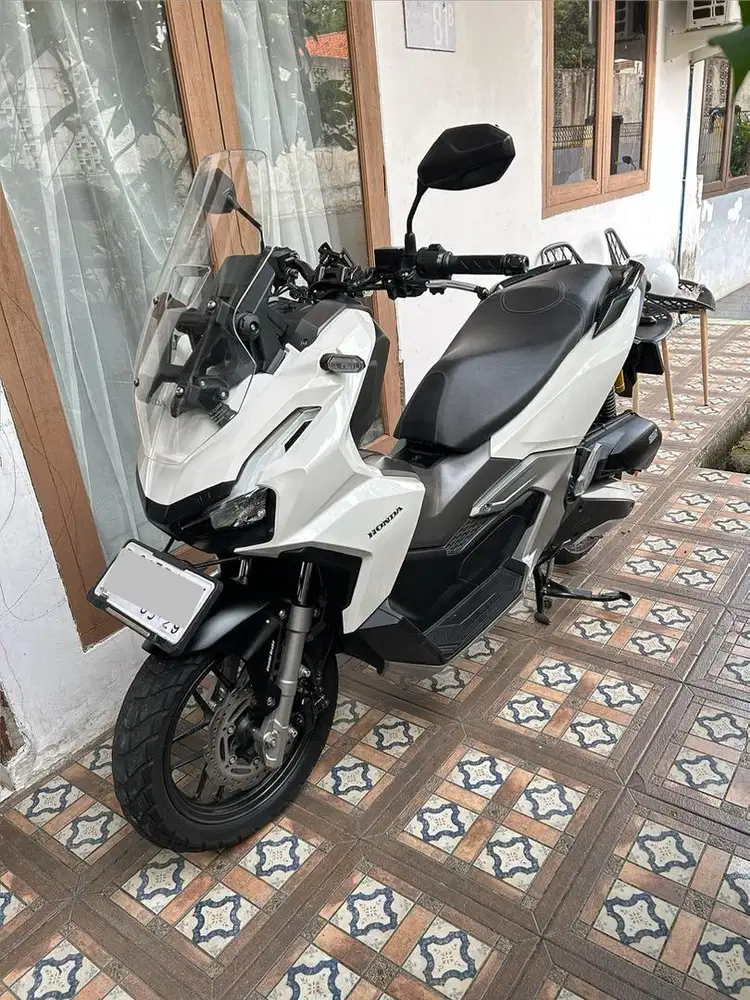 HONDA ADV 160 CBS – PUTIH