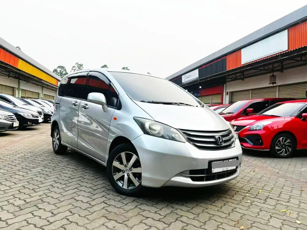 TDP 15 JT HONDA FREED PSD AT 2010 SILVER