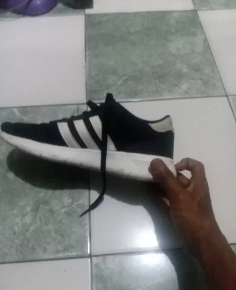 Jual sepatu Adidas asli