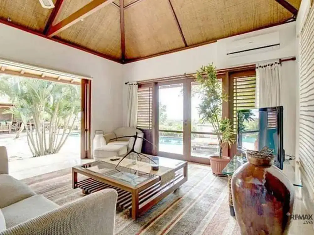 Villa View Pantai 4 Kamar Tidur Dijual, di Goa Gong Jimbaran