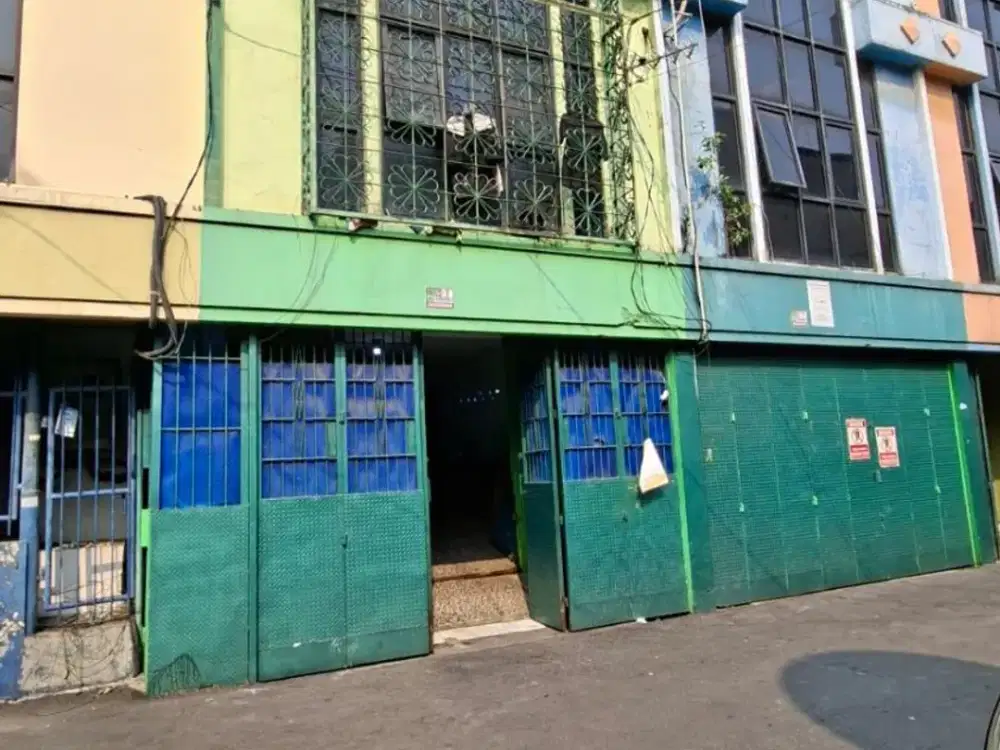 Ruko Kapuk 4 Lantai di Komplek Pertokoan Jakarta Barat