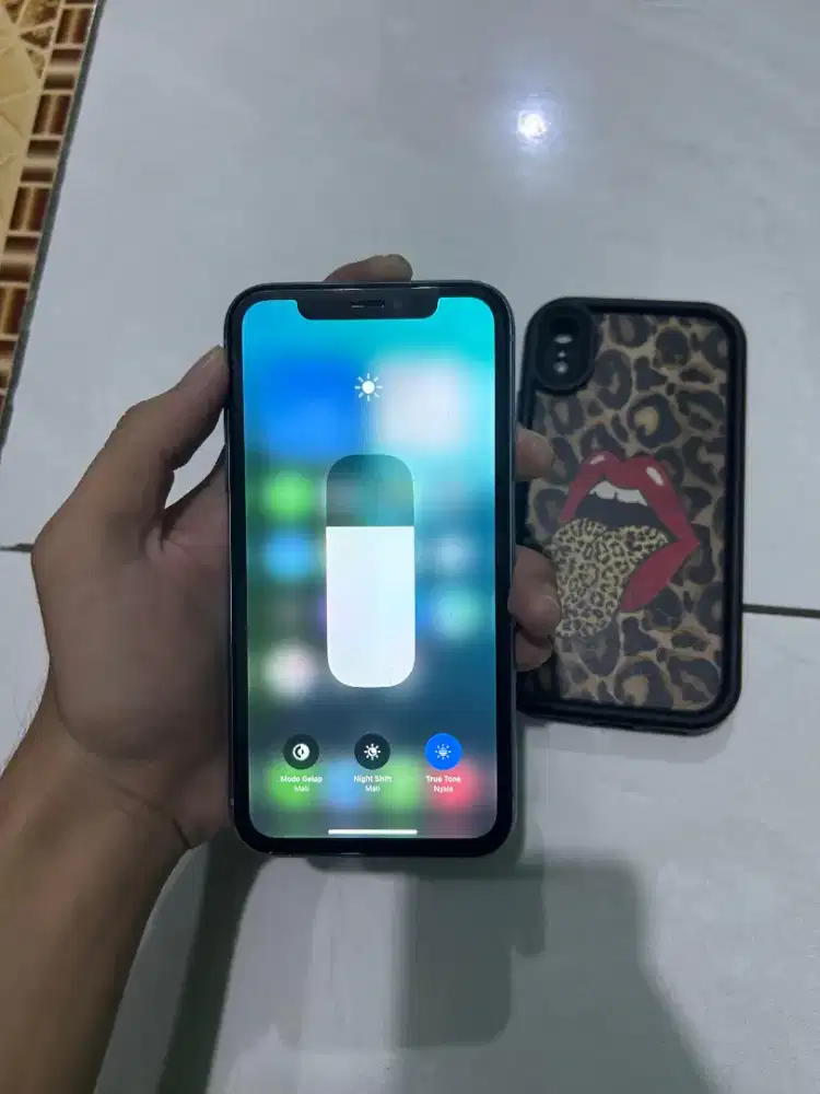 iphone xr blue all operator