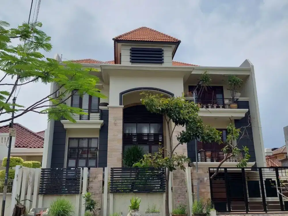 Rumah Mewah Siap Huni di Raya Jalan Kembar Sutorejo Prima Surabaya Timur