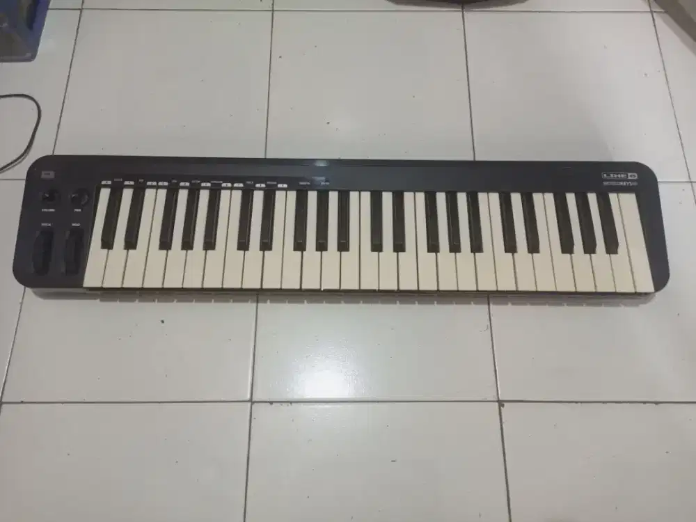 Line6 midicontroler 49keys