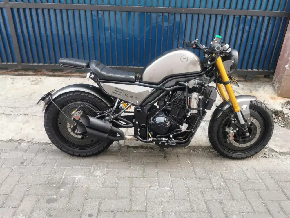 Kawasaki Ninja 250 fi , custom thn 2014 warna abu abu