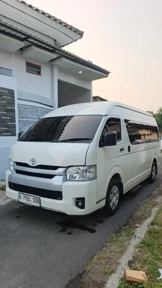 Di jual mobil toyota HAICE tahun 2024