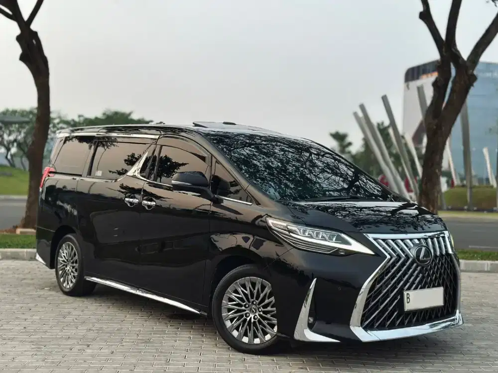 LEXUS LM350 AT 2021