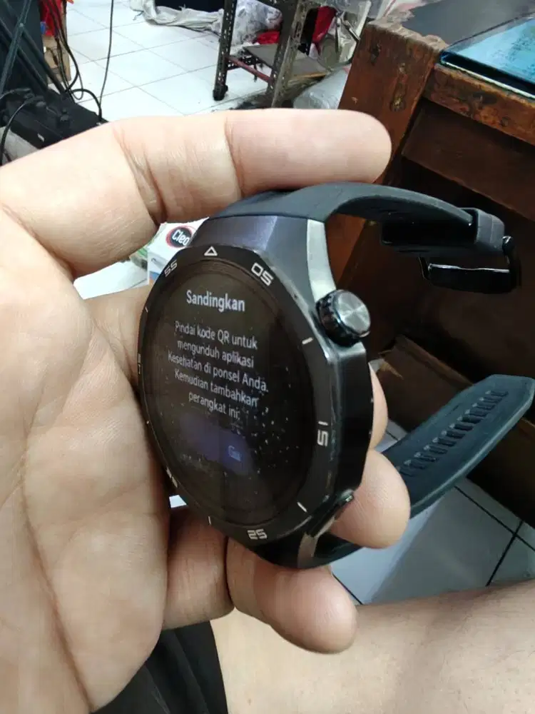 Smartwatch Huawei GT 5 PRO like new (bukan yang biasa)
