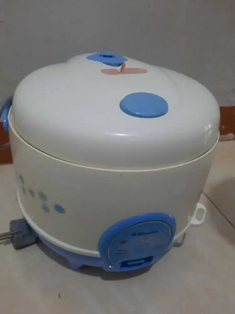Ricecooker miyako 50 ribu saja