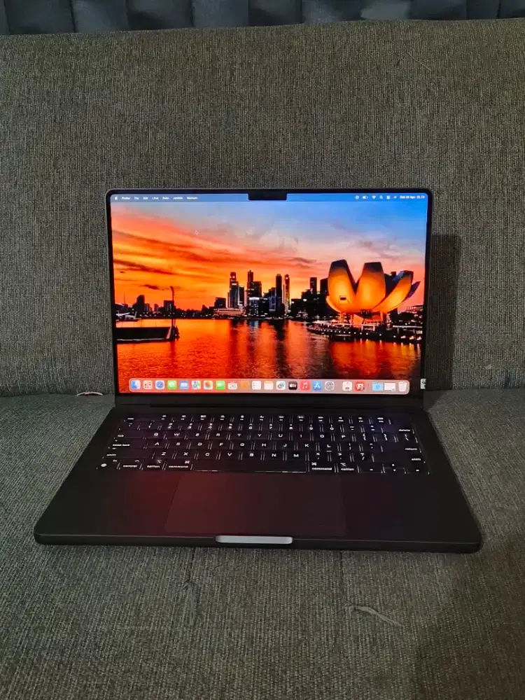 MacBook Pro Liquid Retina M3 Pro 14-in 2023 ibox M3 Pro 
Ram 18/512GB