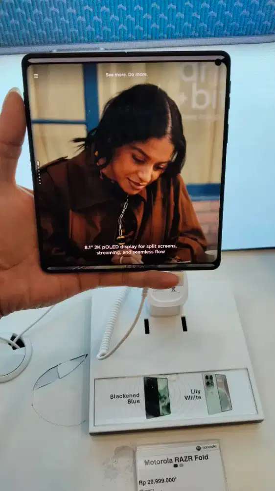 Saya menjual MOTOROLA Fold Rarz Ram 12/256