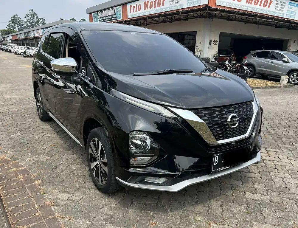 Nissan Livina VL AT 2021 Hitam Istimewa Low KM