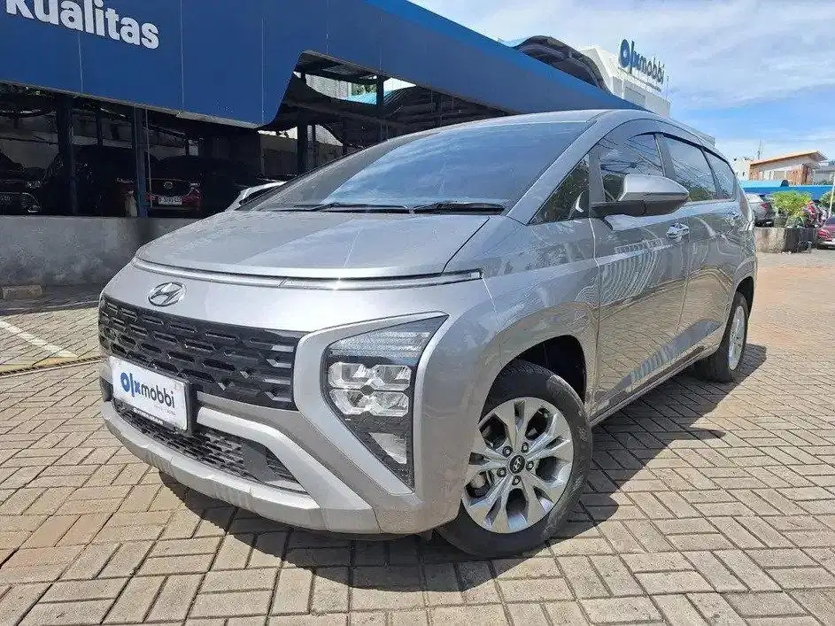 DP RENDAH - Hyundai Stargazer 1.5 Trend Essential Bensin-AT 2025