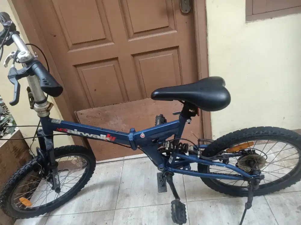 Sepeda lipat air walk ukuran 20
