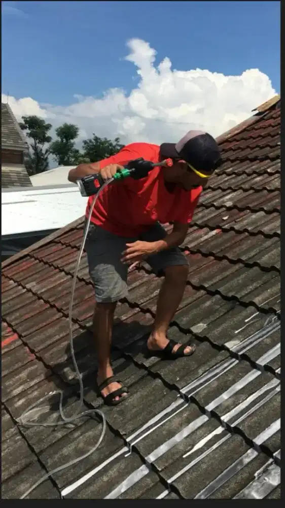 Tukang bangunan