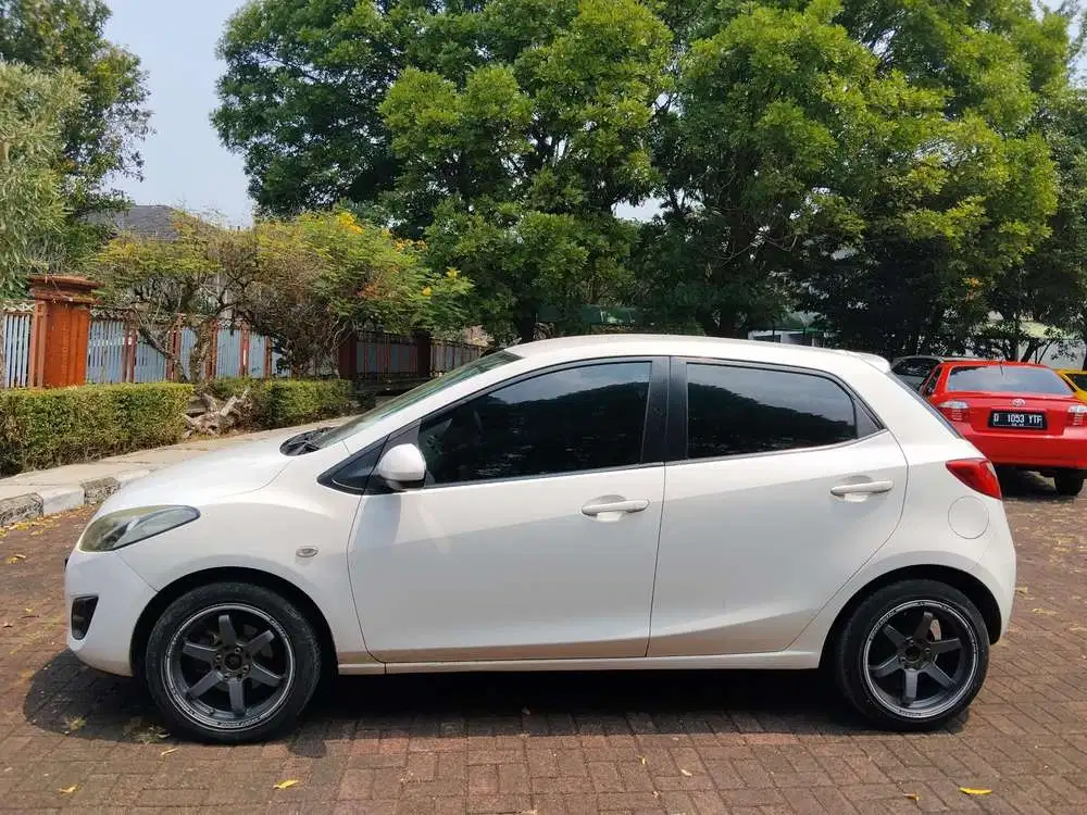 Mazda 2 2013 Bensin