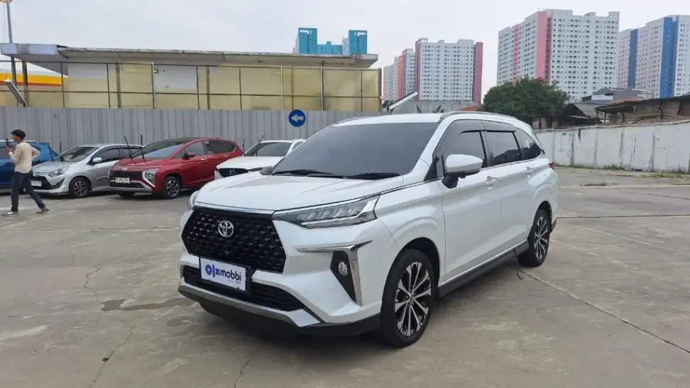 KM Rendah - Toyota Avanza 1.5 Veloz Q Bensin-AT 2022