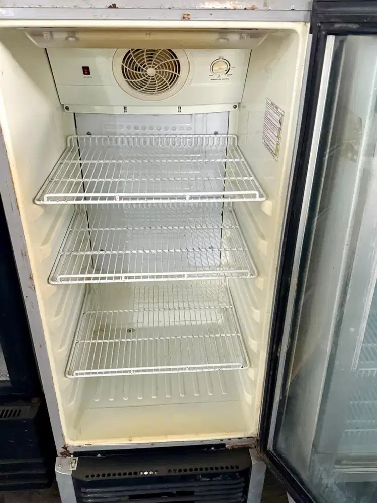 Dijual Showcase 1 Pintu Second Polytron S