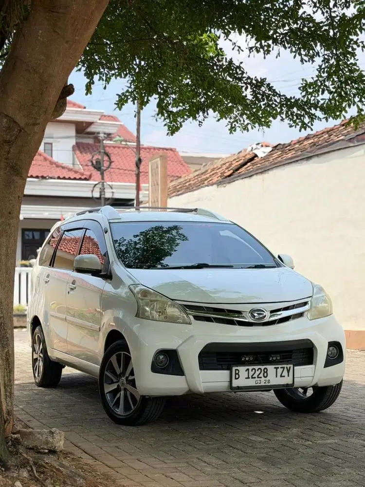 Xenia R 1,3 manual 2013