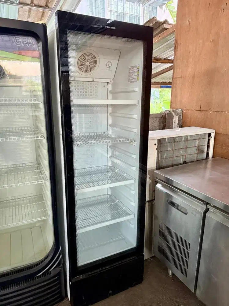 Dijual Showcase 1 Pintu Second Polytron M