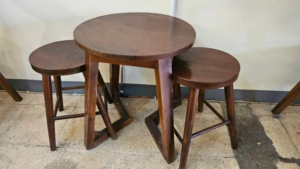 Meja kursi kafe
