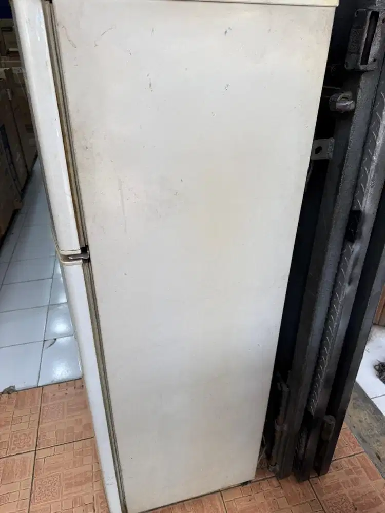Kulkas sharp 2 pintu jadul