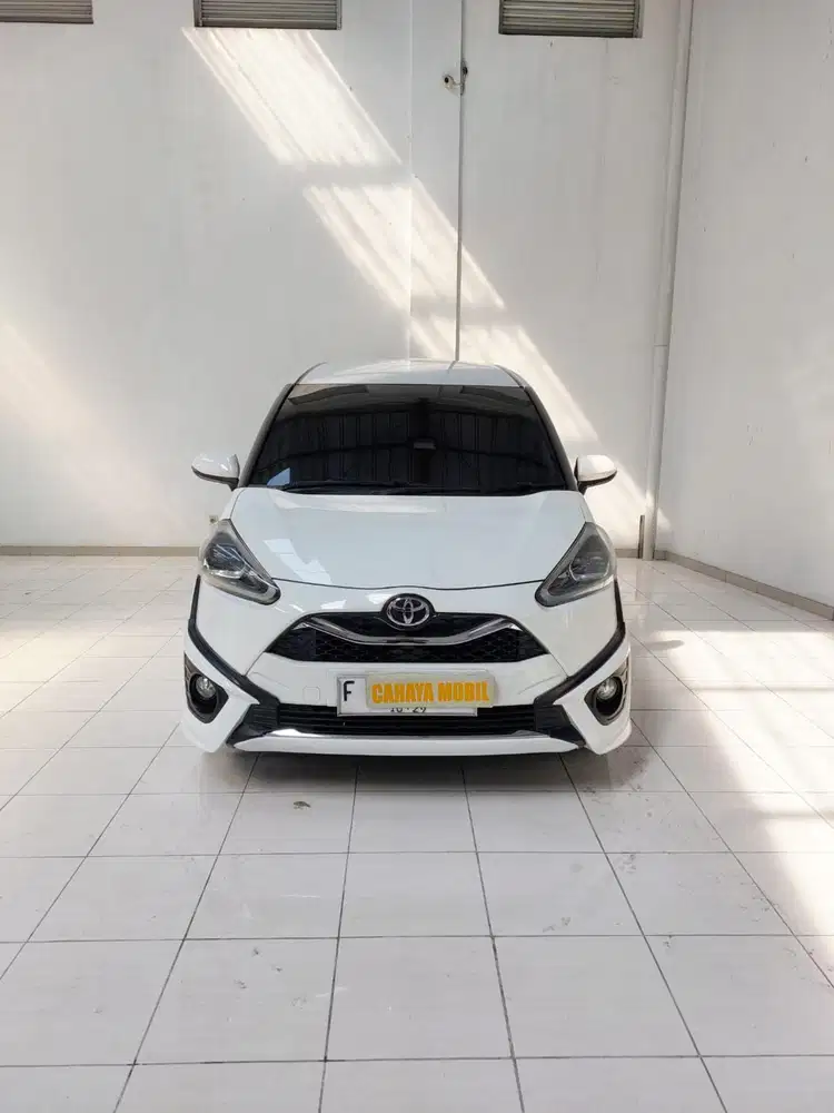 Toyota Sienta 1.5Q CVT 2019