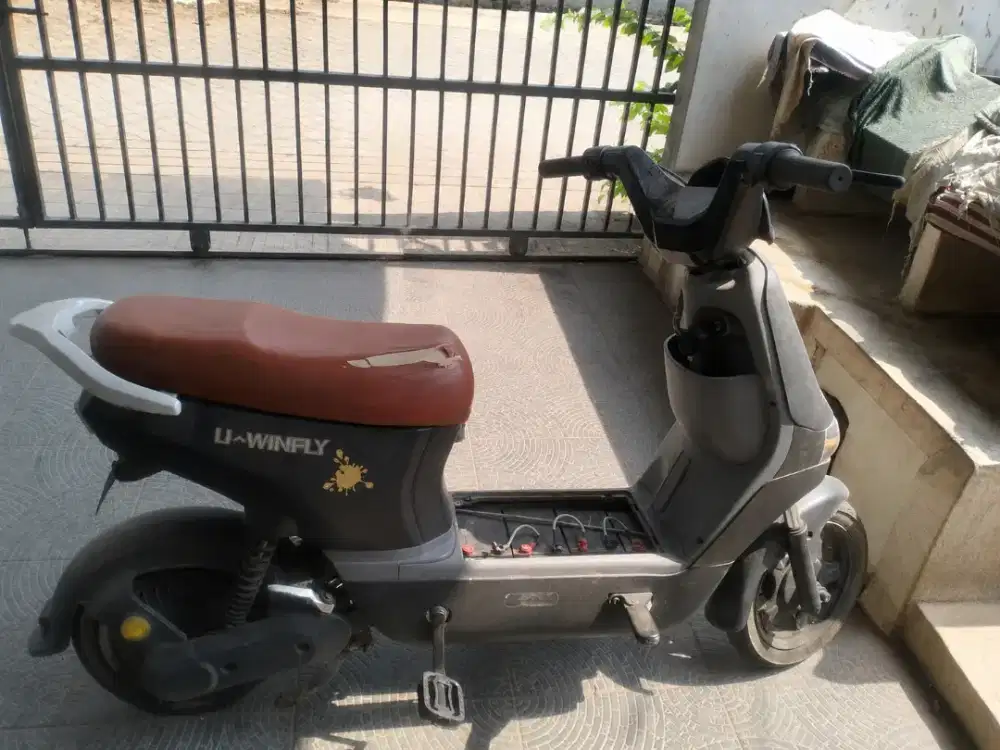 Jual buang selis uwinfly D8S