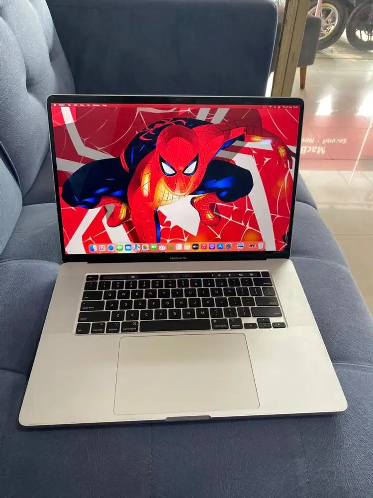 MACBOOK PRO 2019 i7 RAM 16/512 16INCH