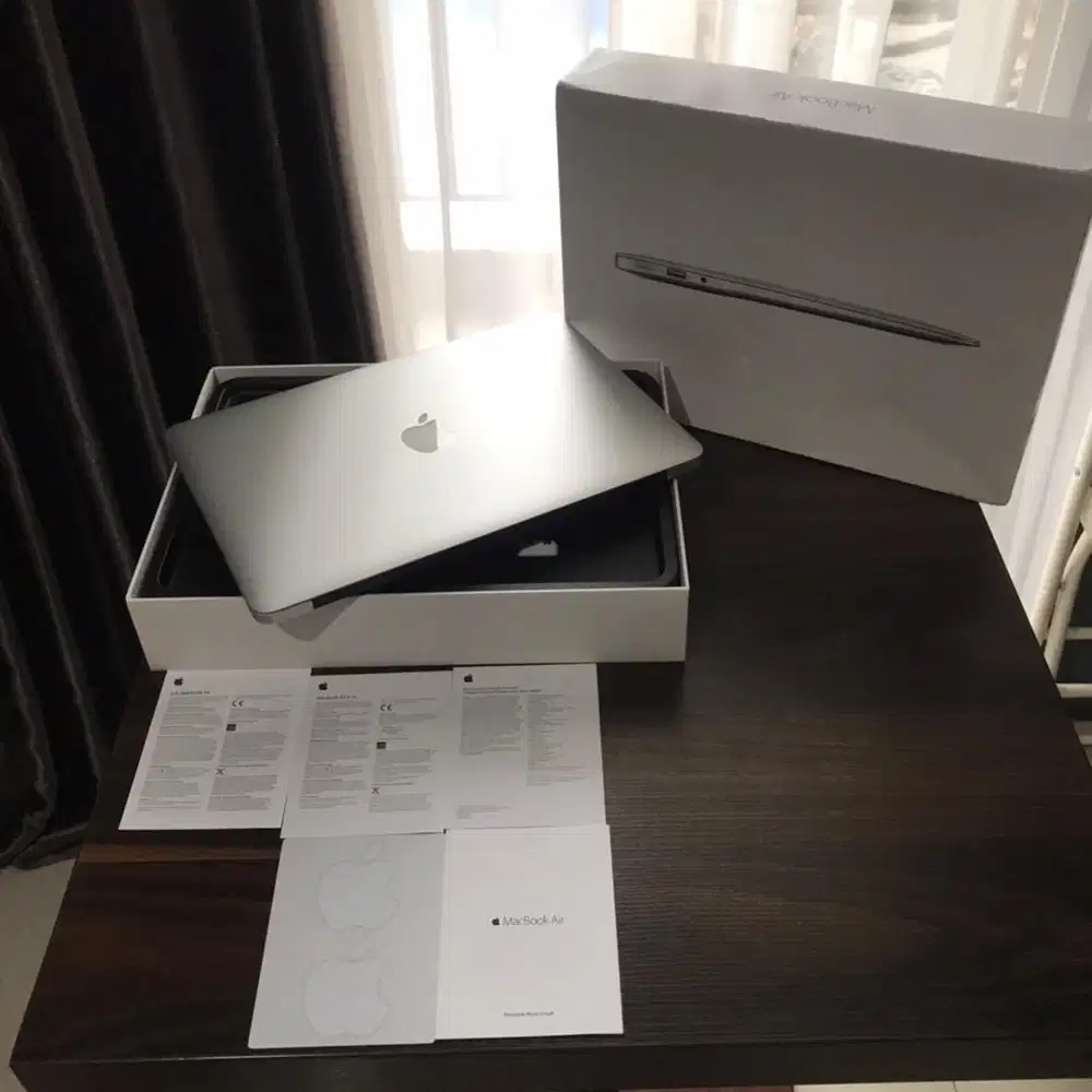Macbook Air 13 ibox 2017 Fullset Like New