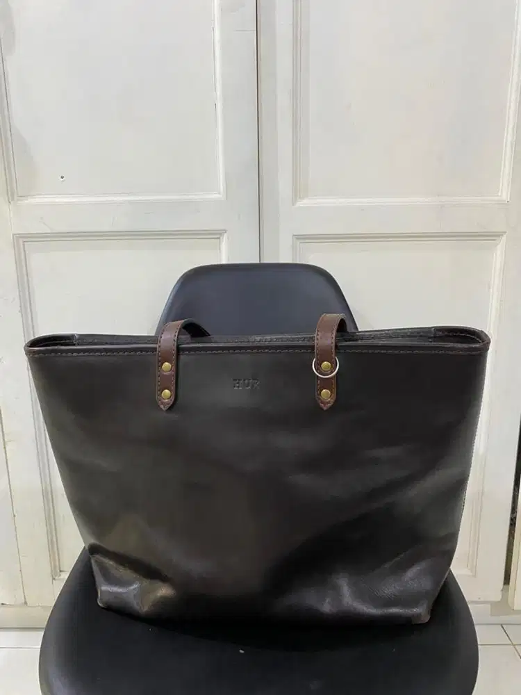 Tas Kerja Hur's Leather Tote Bag