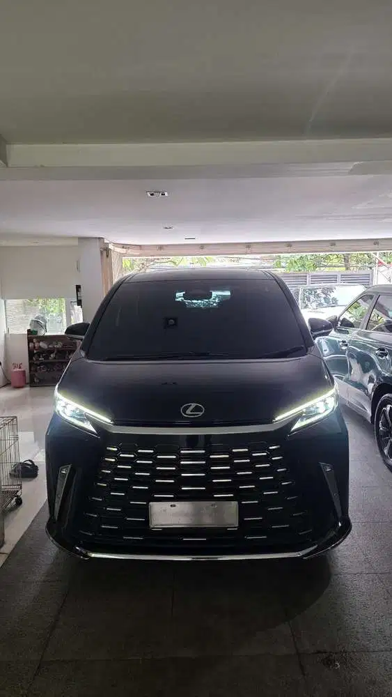 Lexus LM350h 2024 Hybrid