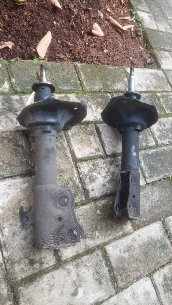 shockbreaker depan vios gen 1 sepasang