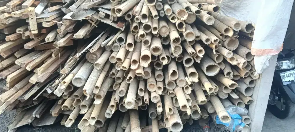 Bambu  bekas steger panjang 3, 5 m