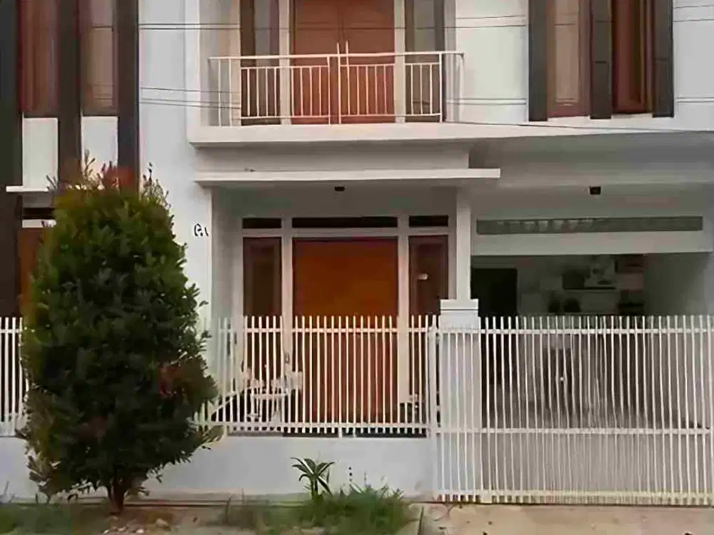 Rumah minimalis 2 lantai strategis di rajamantri Buahbatu Bandung