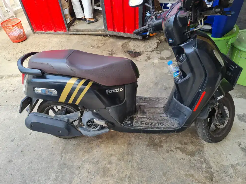 Yamaha fazzio hitam tangan pertama