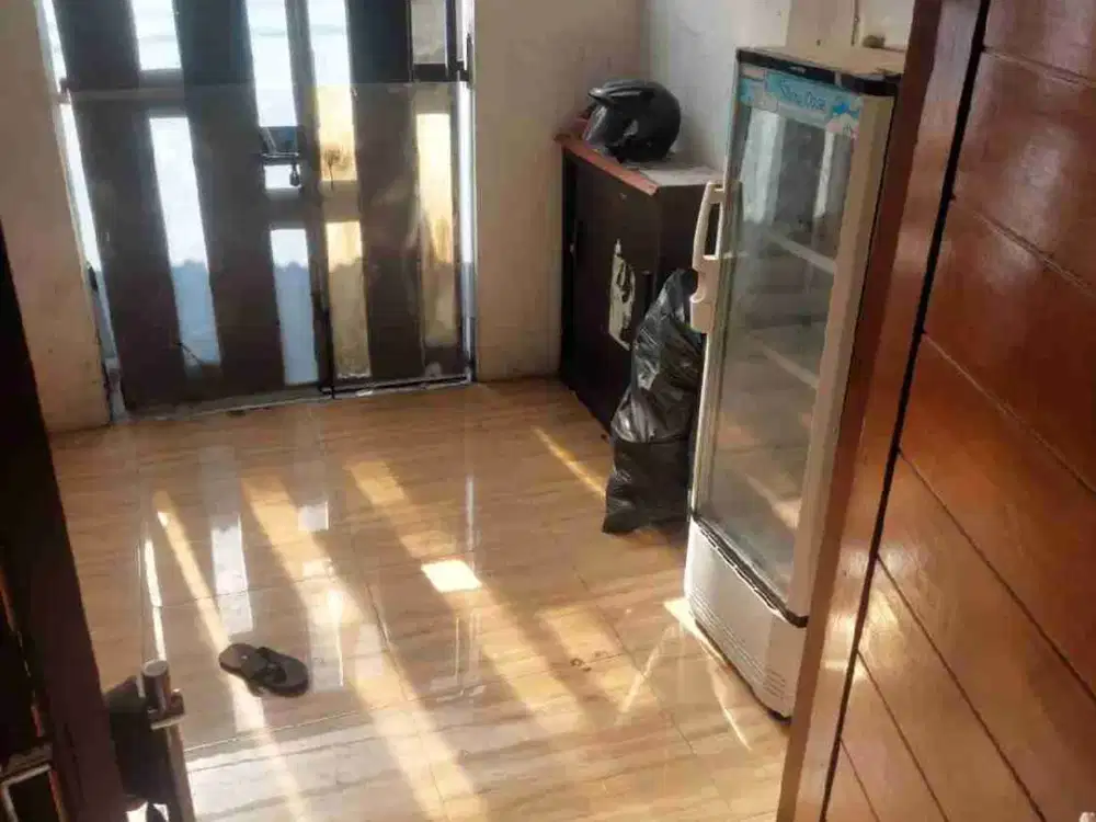 Dijual Rumah sederhana 2 Lantai daerah Kumbang Rawa Lele Kalideres Jakarta Barat mudah akses harga nego wajar