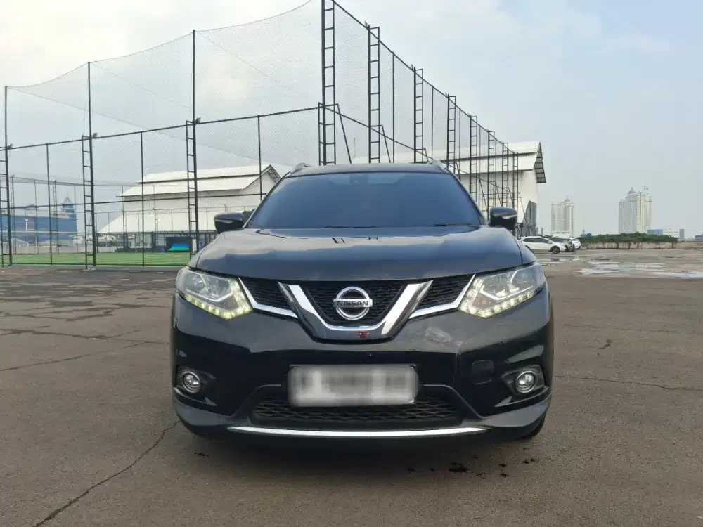 Antik Terawat, Nissan X-trail T32 Xtrail 2.5 AT 2014 Hitam
