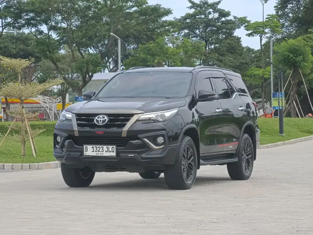 Toyota Fortuner Vrz 4x2 Automatic 2020 Diesel Hitam Metlik