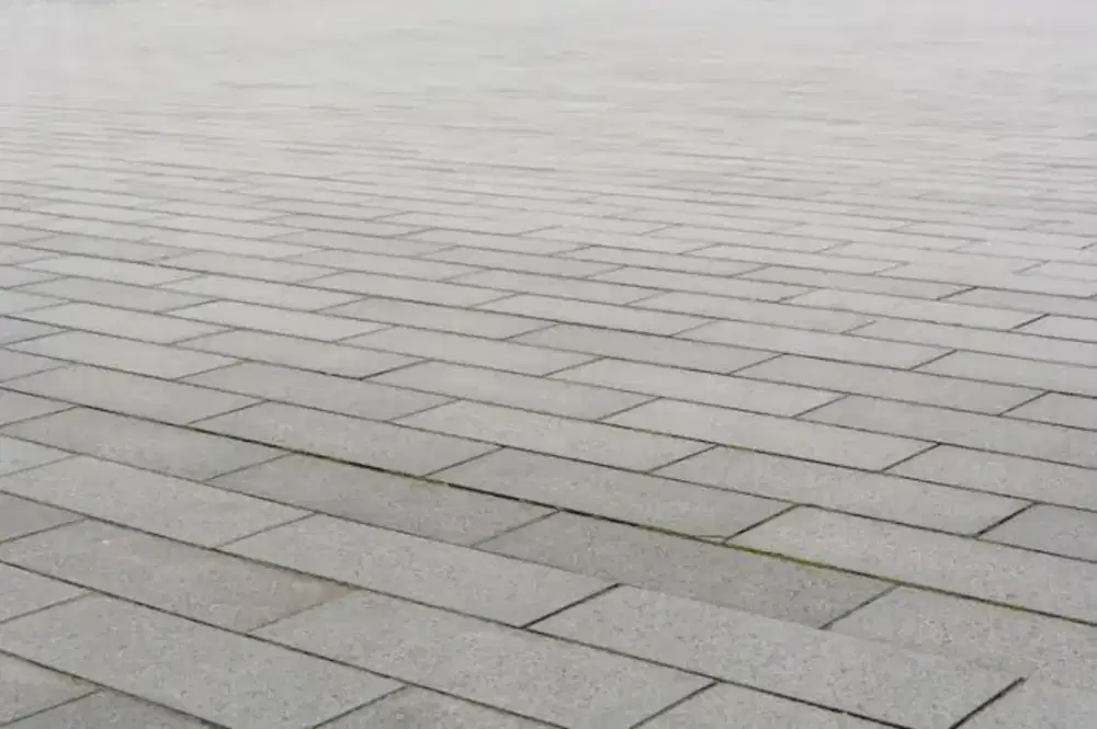 Paving cor pondasi bongkar bangunan