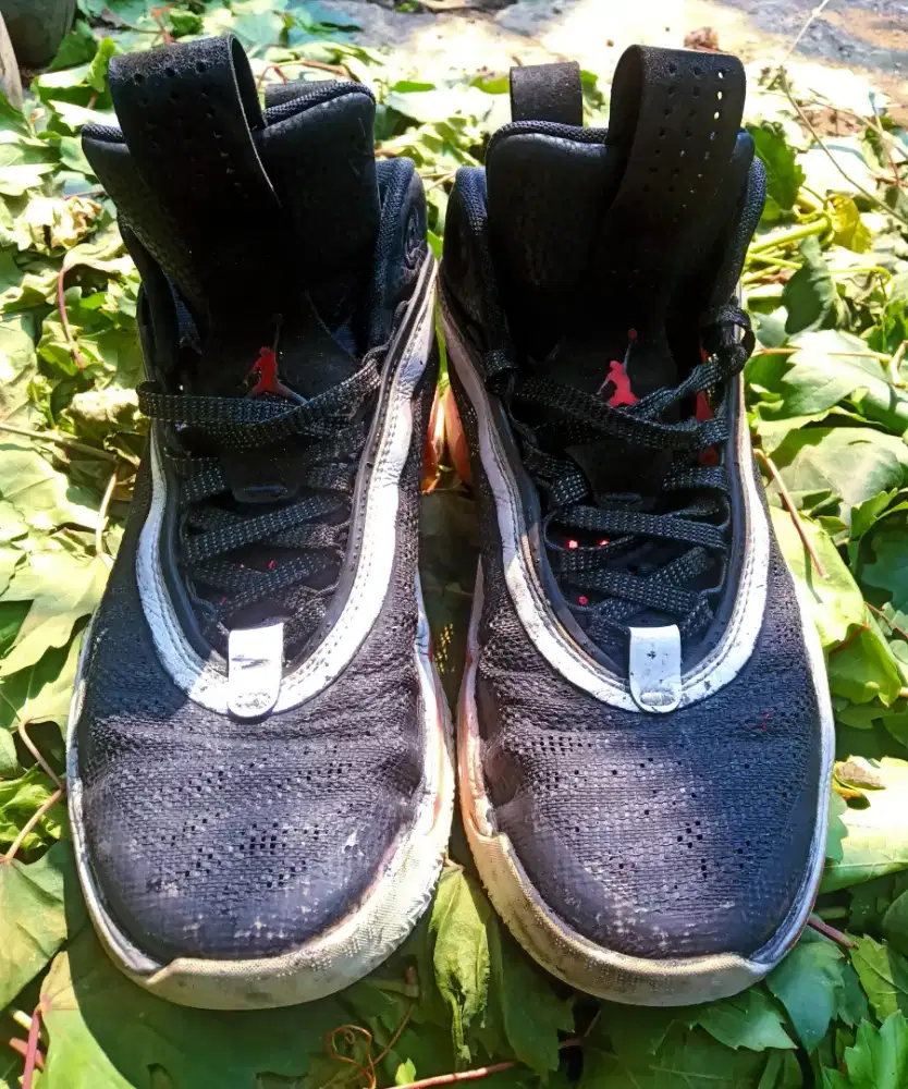 SEPATU BASKET SECOND
