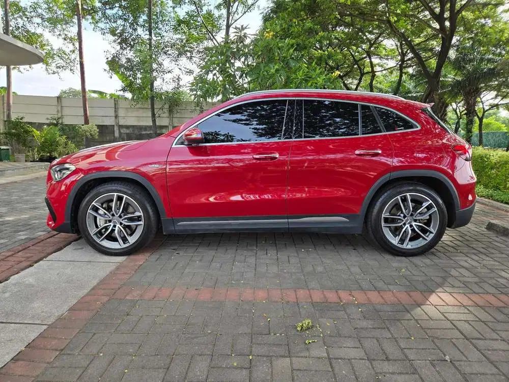 Mercedes-Benz GLA35 2021/2022 Patagonia Red Limited Color