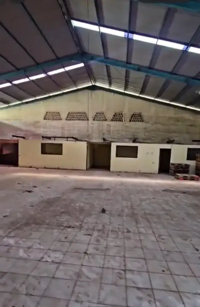Disewakan Gudang+Kantor 50mtr ke Jl Utama Narogong akses kont 40 ft