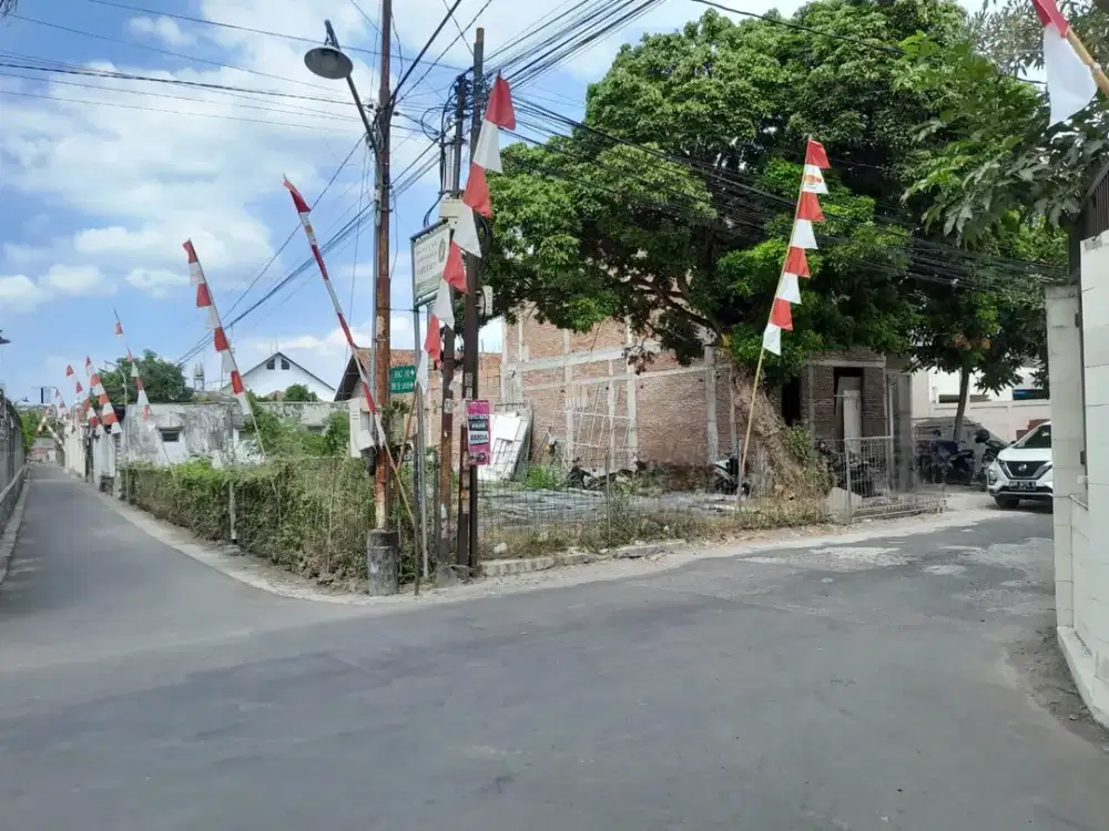Tanah Hook Pinggir Jalan Besar di Maguwoharjo