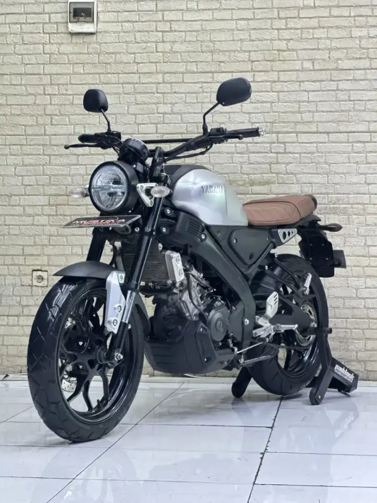TERMURAH‼️ Yamaha XSR 155 Silver Pmk 2023 - Dava Mustika